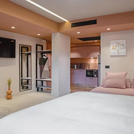 Pavo Art Aparthotel Candia