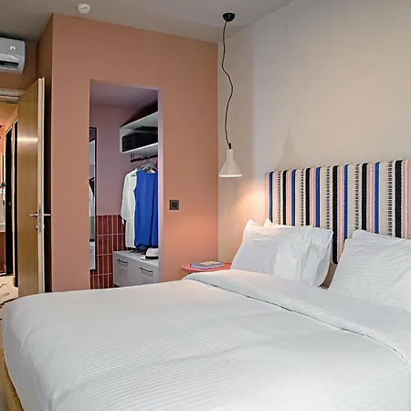 Pavo Art Aparthotel *