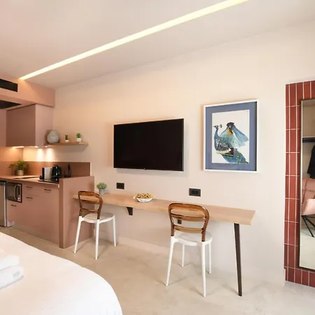 Pavo Art Aparthotel