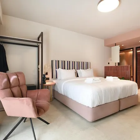 Pavo Art Aparthotel *
