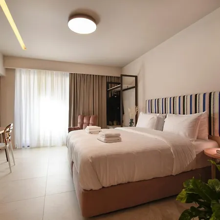 Pavo Art Aparthotel