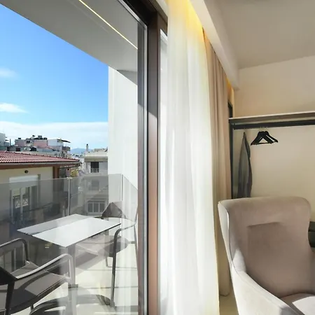 Pavo Art Aparthotel